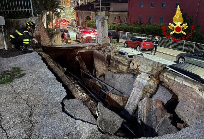 Macerata: Paura per Crollo tra Via Carradori e Via Ettore Ricci. Le Possibili Cause